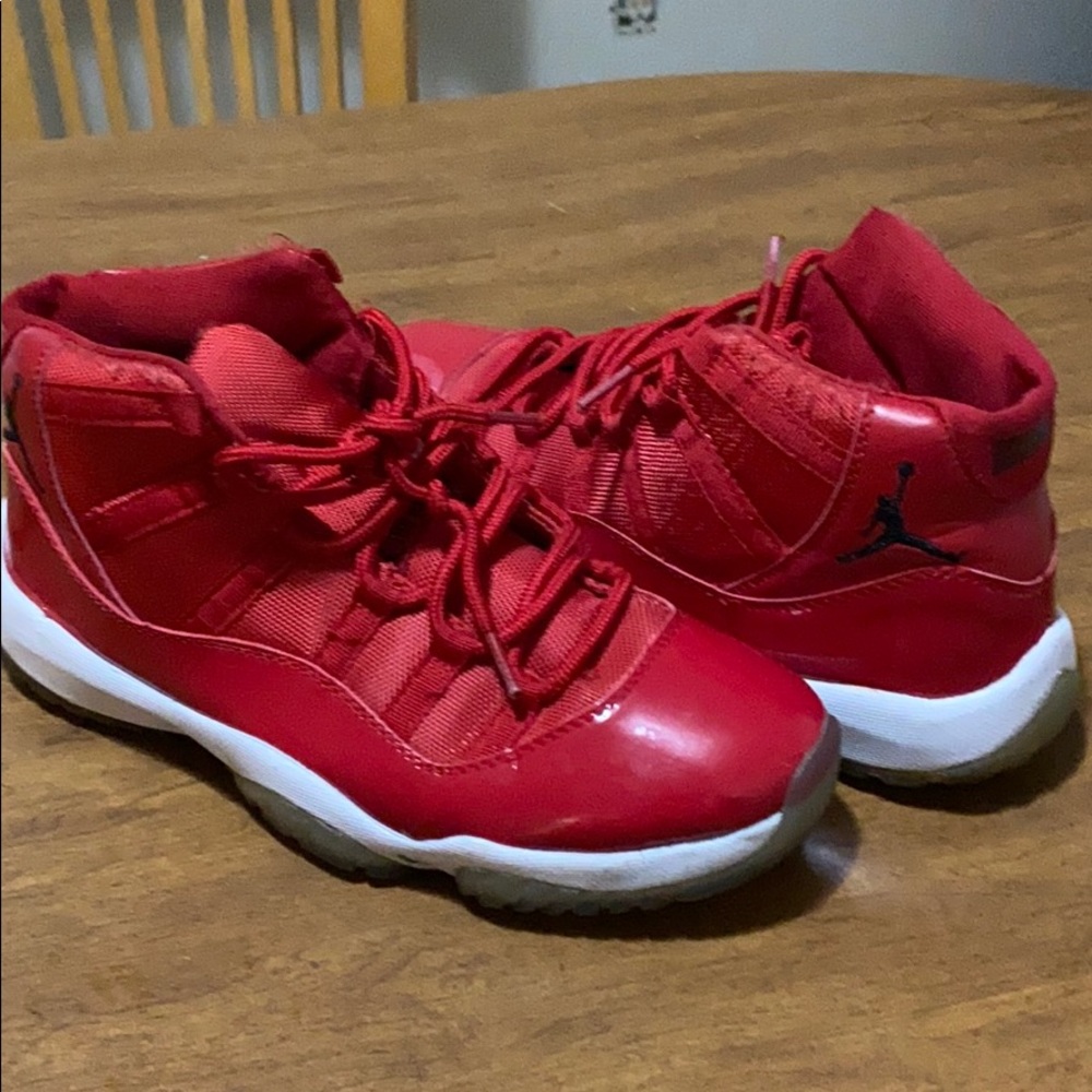 Jordan 11 size 10 with no box